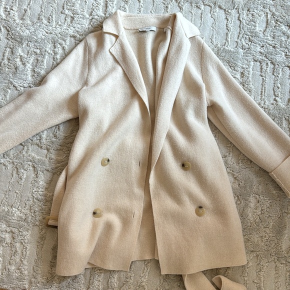 Beautiful Vince wool cashmere blend sweater coat. Ivory size small - Picture 3 of 5